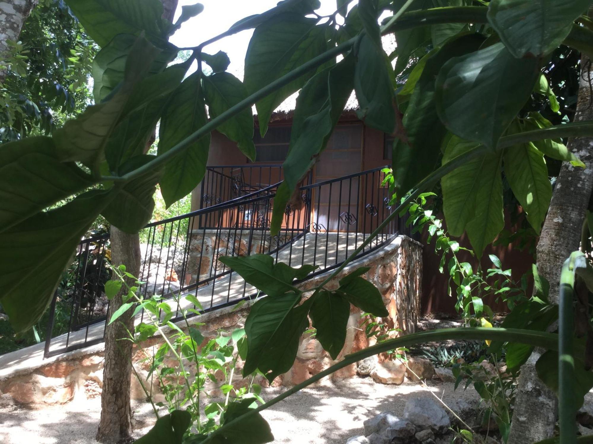 The Pickled Onion And Restaurant Uxmal Bed & Breakfast Santa Elena