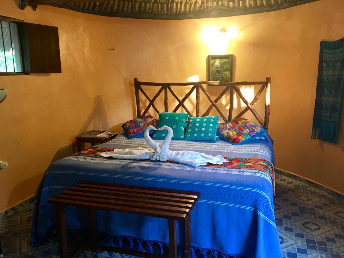 The Pickled Onion And Restaurant Uxmal Santa Elena